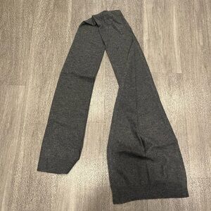 NWT Tahari Gray Cashmere Scarf